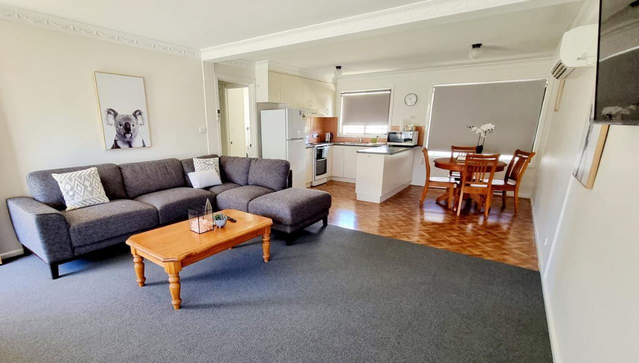 The Convent Boutique Accommodation Hay Exteriör bild
